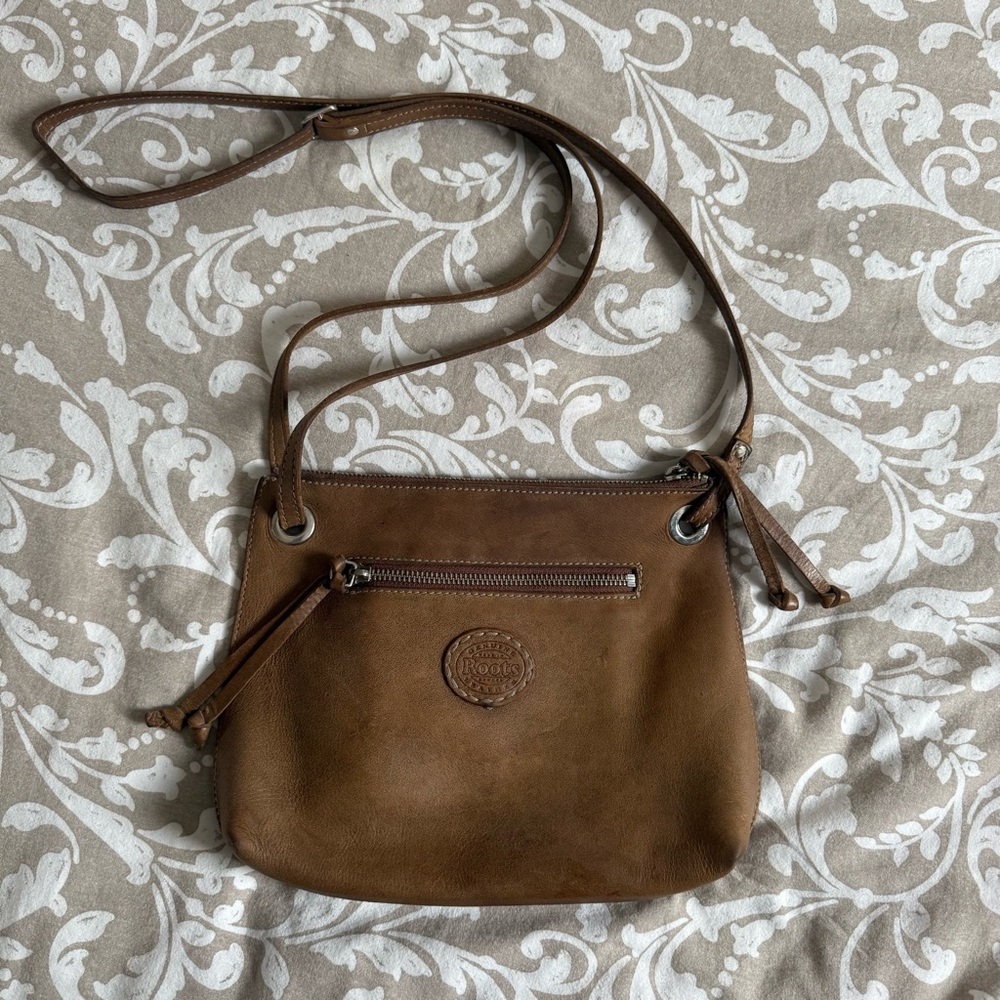Roos Brown Leather Crossbody Bag
